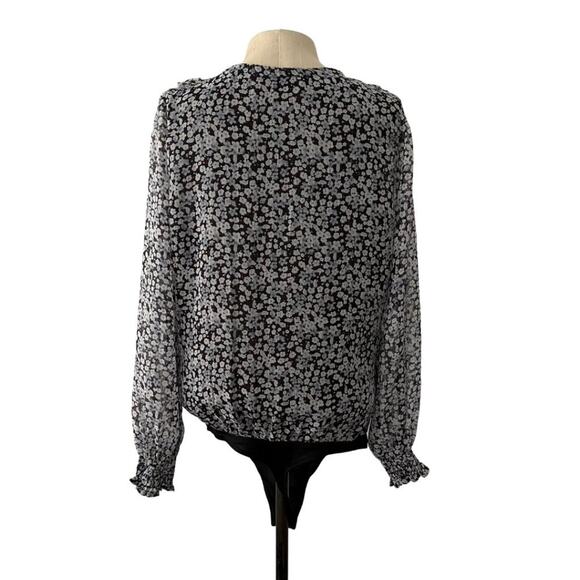 Abercrombie & Fitch Floral Long Sleeve V‑Neck Bodysuit Size M – Elegant Staple - Picture 4 of 4